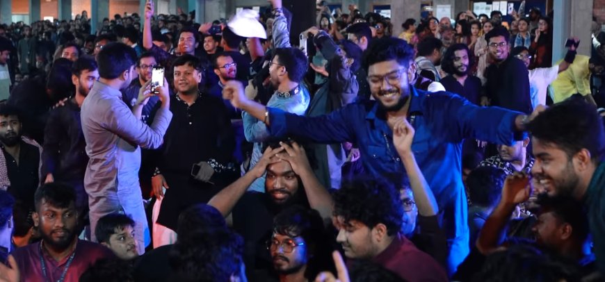 ইস্ট ওয়েস্ট ইউনিভার্সিটি কাওয়ালি নাইট-এ শিক্ষার্থীরা